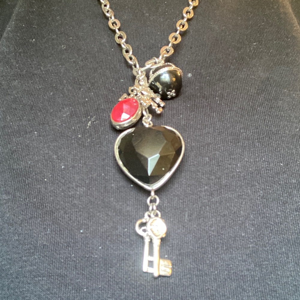 Bundle of GUESS Silver Vintage Black and Red Heart Charm Necklace and Bracelet! - Picture 4 of 9